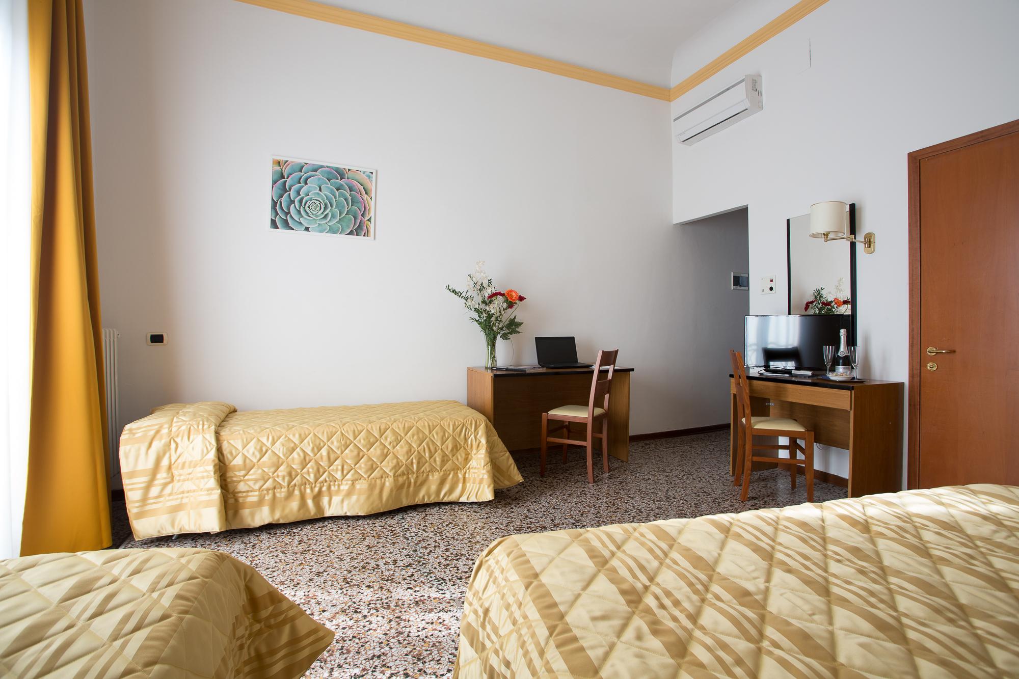Hotel Casa Del Lago Florence Exterior photo