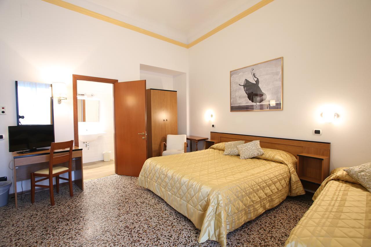Hotel Casa Del Lago Florence Exterior photo