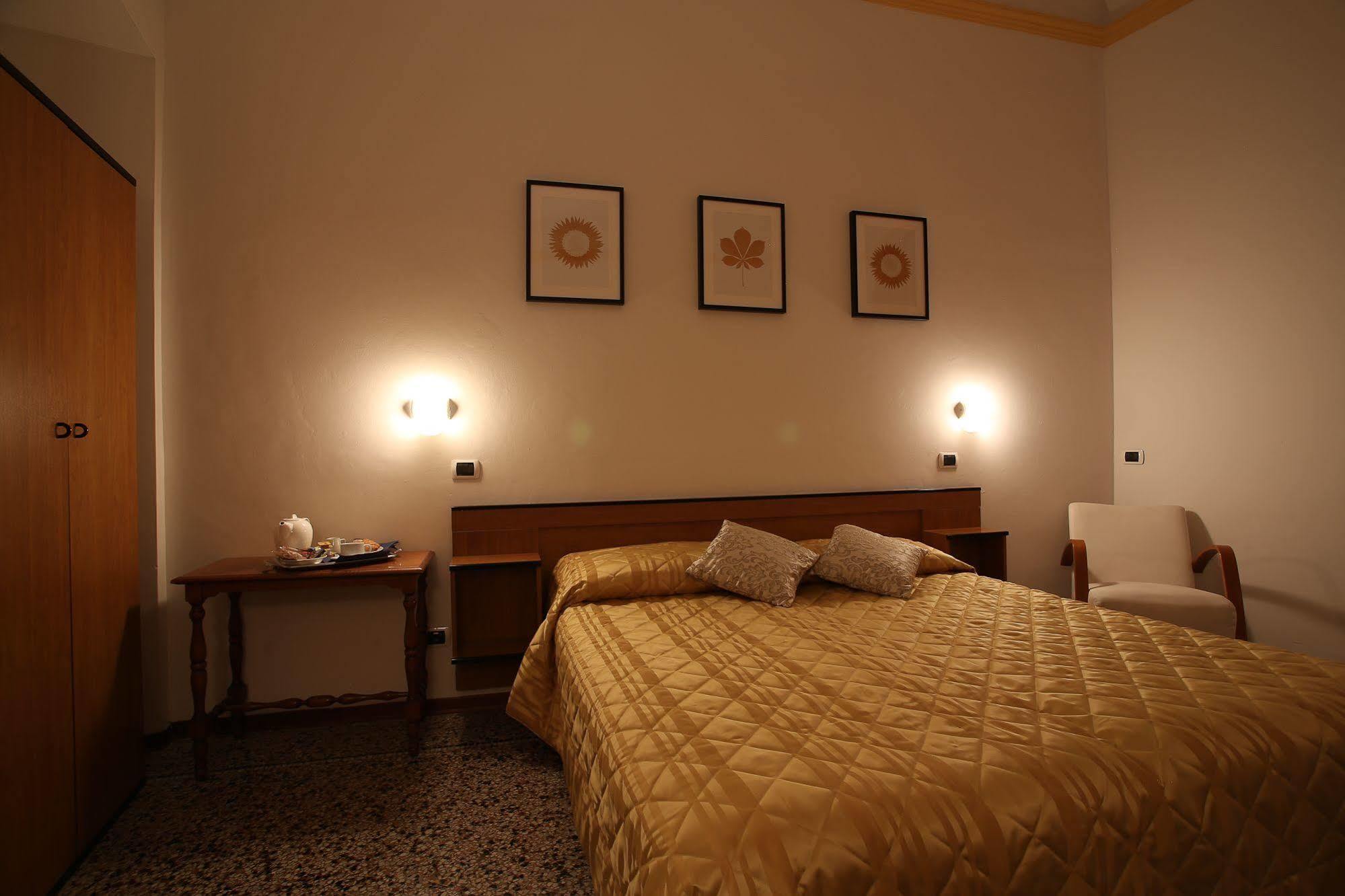 Hotel Casa Del Lago Florence Exterior photo